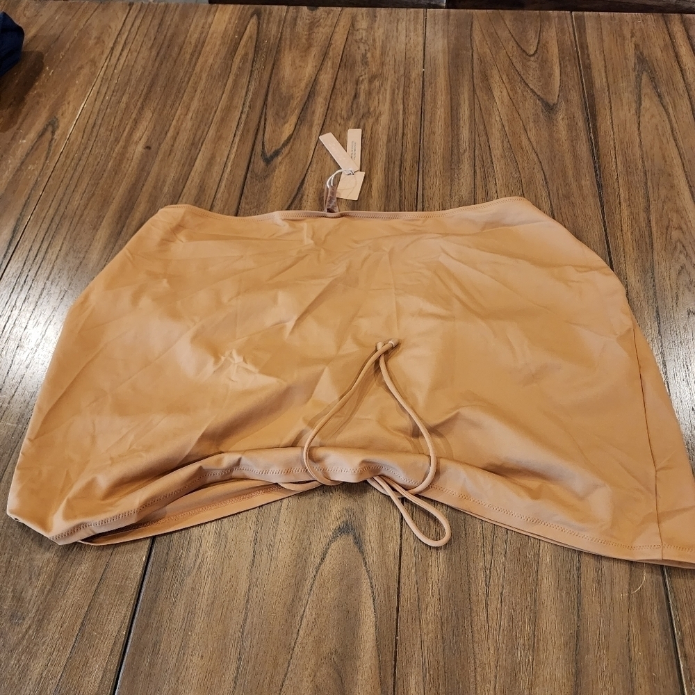 SKIMS SIGNATURE SWIM RUCHED MINI SKIRT cover up ALMOND brown 4x NWT - Picture 3 of 5